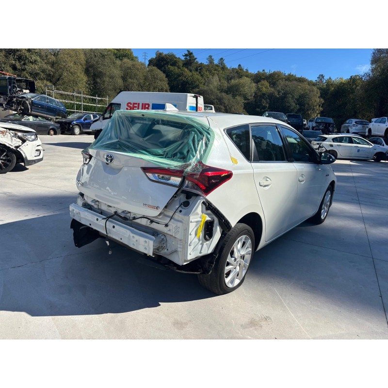 toyota auris (_e18_) del año 2018