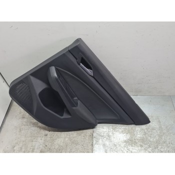 GUARNECIDO PUERTA TRASERA DERECHA 5H6867212 