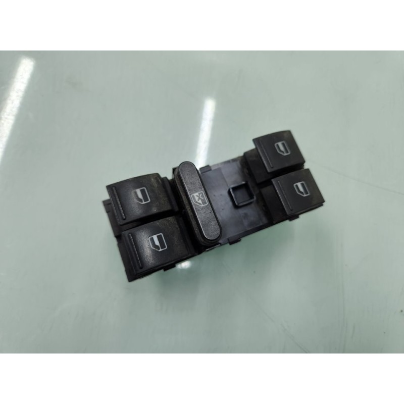 MANDO ELEVALUNAS DELANTERO IZQUIERDO 1K4959857A 