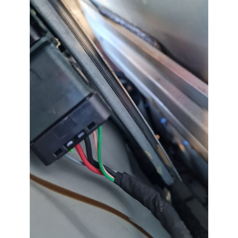 ELEVALUNAS TRASERO DERECHO 