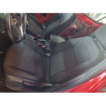 ASIENTO DELANTERO IZQUIERDO 