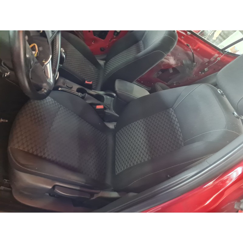 ASIENTO DELANTERO IZQUIERDO 