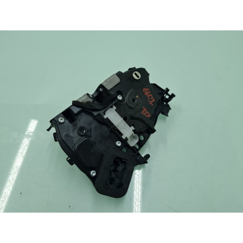 CERRADURA PUERTA TRASERA DERECHA 10A839016 