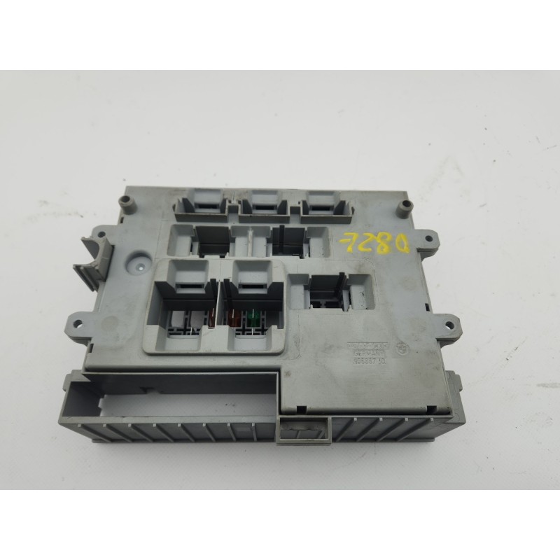 CAJA RELES / FUSIBLES 6906607 