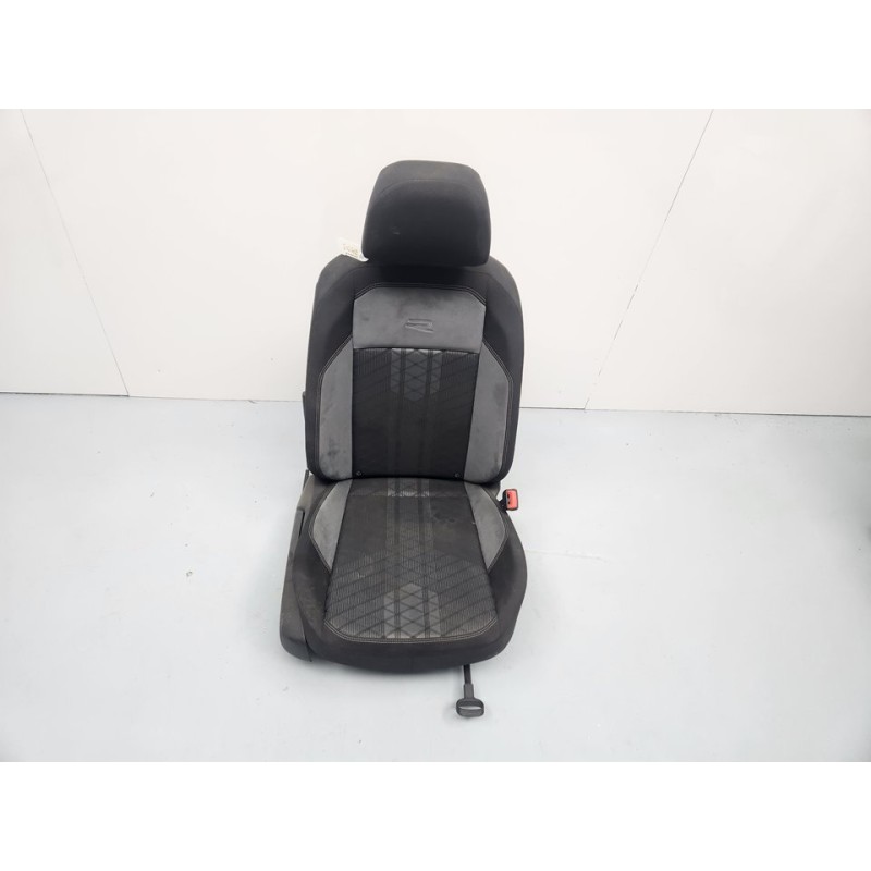 ASIENTO DELANTERO DERECHO 