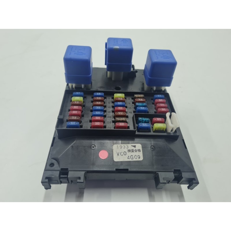 CAJA RELES / FUSIBLES VC04G09 