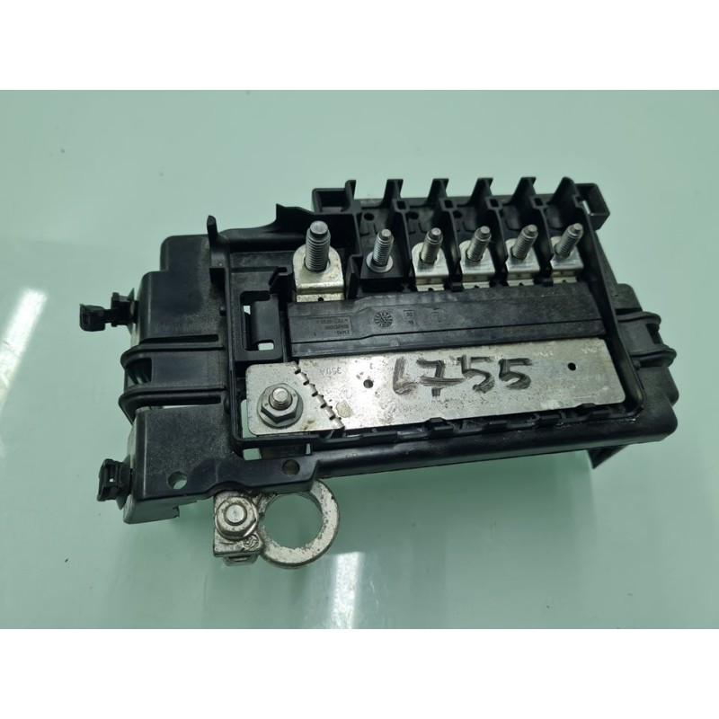 CAJA RELES / FUSIBLES 2Q0937548D 