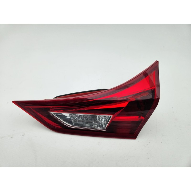 PILOTO TRASERO DERECHO INTERIOR 8158102460 