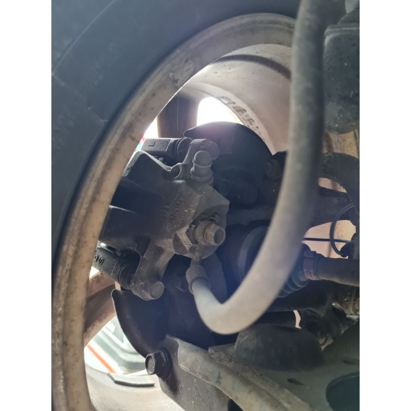 PINZA DE FRENO TRASERA IZQUIERDA 