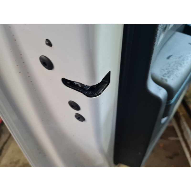 CERRADURA PUERTA DELANTERA IZQUIERDA 