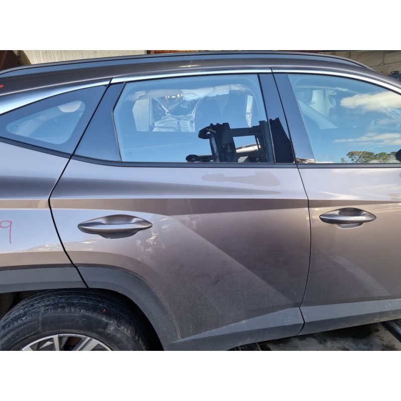 PUERTA TRASERA DERECHA 77004N7000 