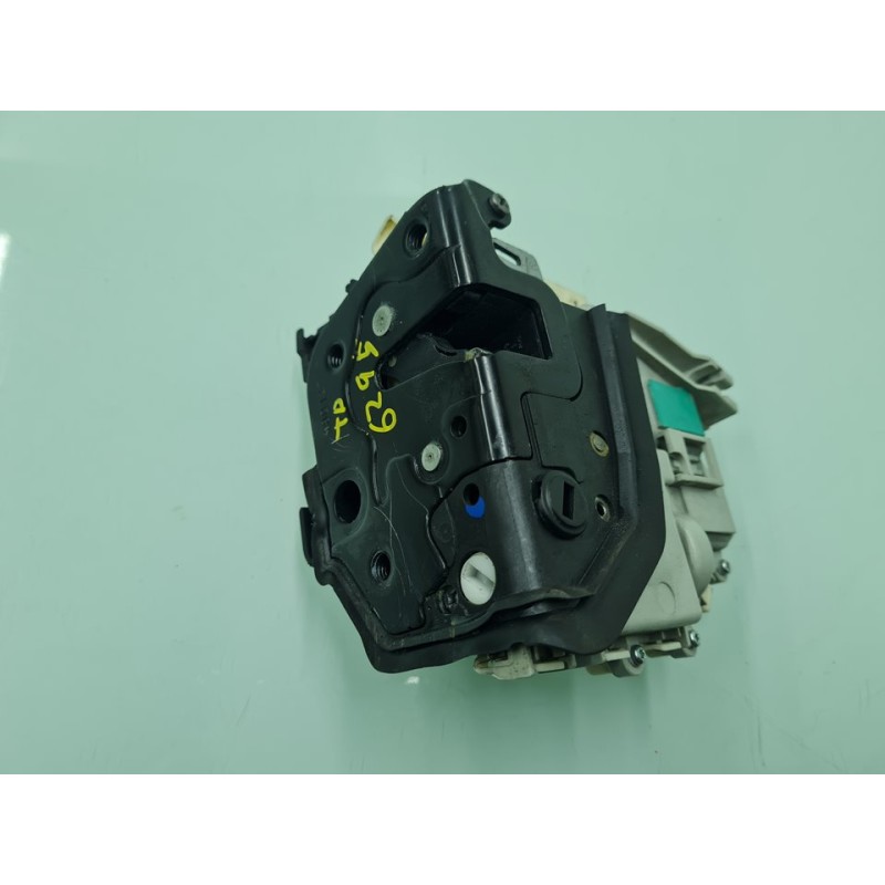 CERRADURA PUERTA TRASERA DERECHA 8K0839016D 