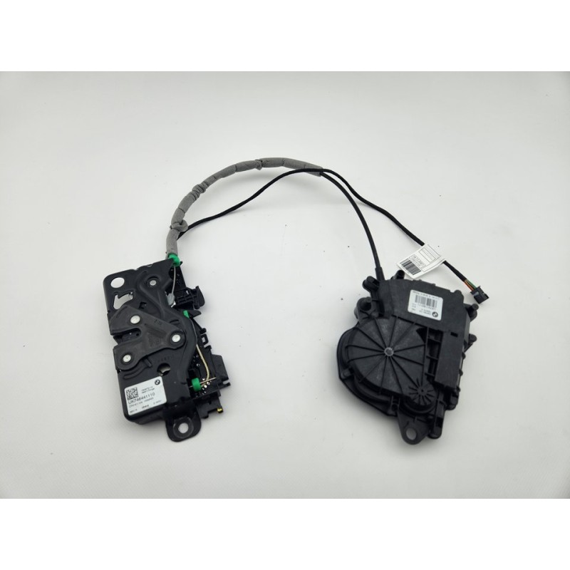 CERRADURA MALETERO / PORTON UK746441110 