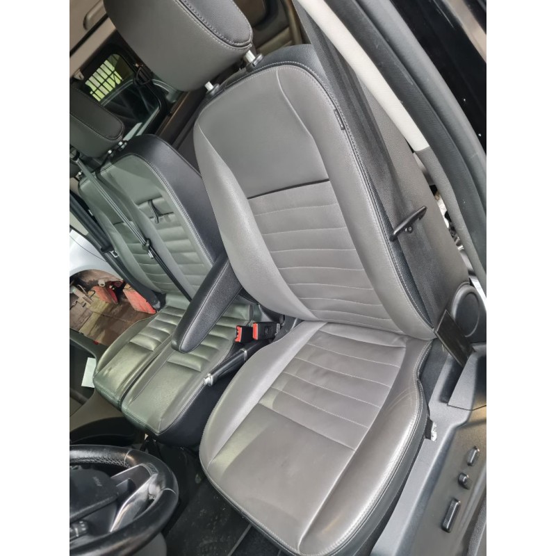 ASIENTO DELANTERO IZQUIERDO 
