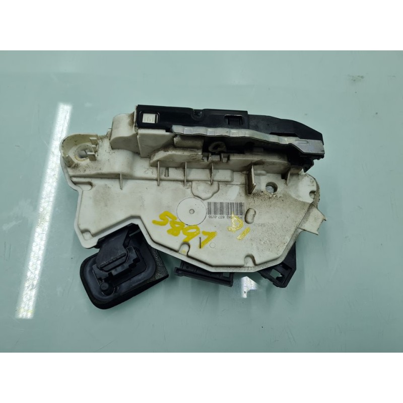 CERRADURA PUERTA DELANTERA IZQUIERDA 5K1837015B 