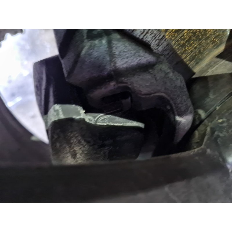 PINZA DE FRENO DELANTERA IZQUIERDA 8V0615123 