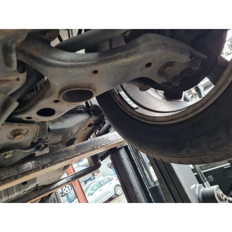 BRAZO SUSPENSION INFERIOR DELANTERO IZQUIERDO 