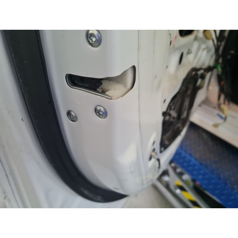 CERRADURA PUERTA DELANTERA IZQUIERDA 5715A427 
