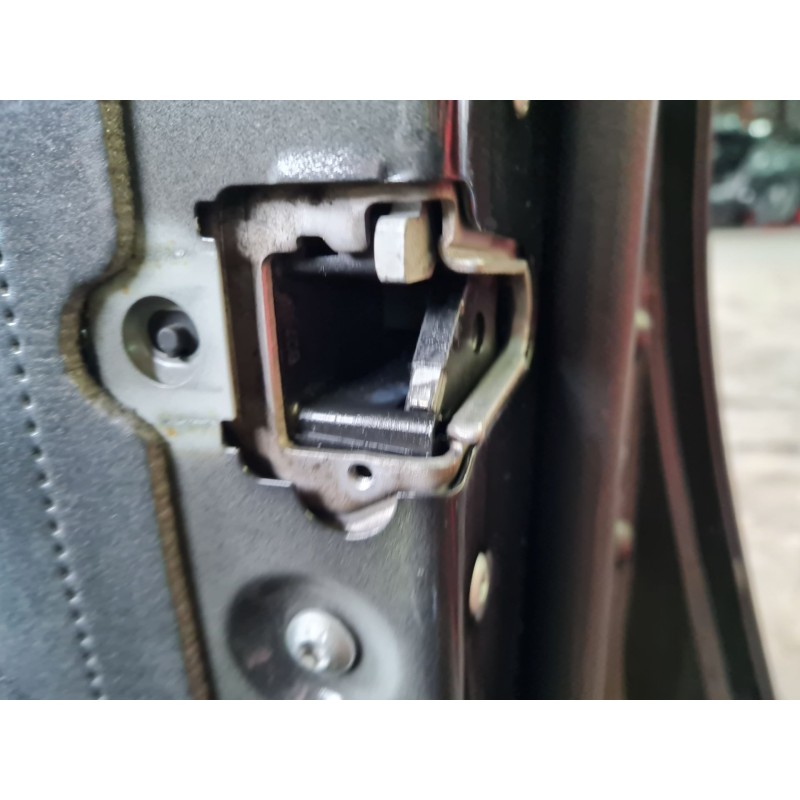 CERRADURA PUERTA DELANTERA DERECHA 