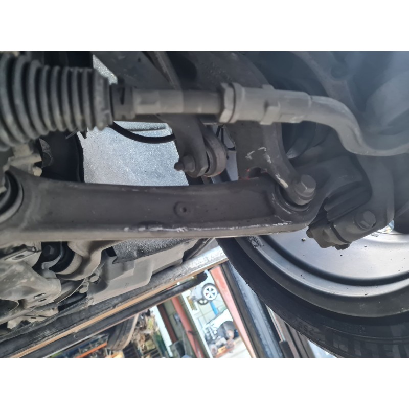 BRAZO SUSPENSION INFERIOR DELANTERO IZQUIERDO 80A407155 