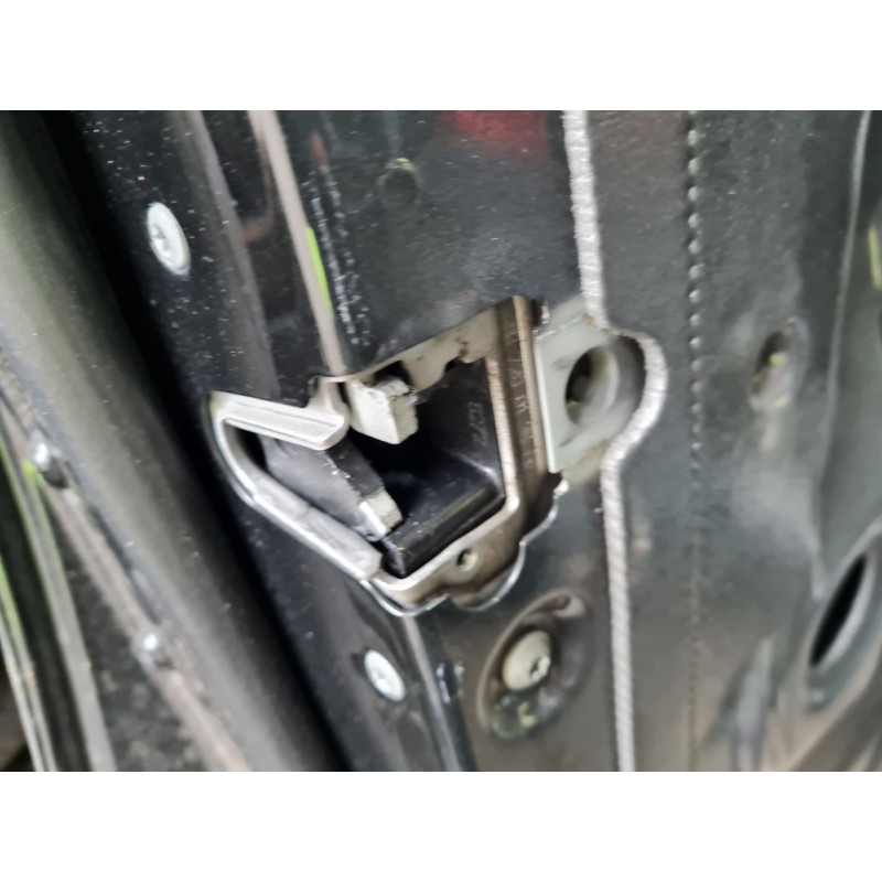 CERRADURA PUERTA DELANTERA IZQUIERDA 