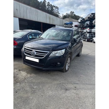 VOLKSWAGEN TIGUAN (5N1)