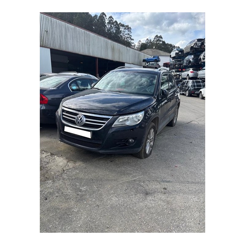 VOLKSWAGEN TIGUAN (5N1)
