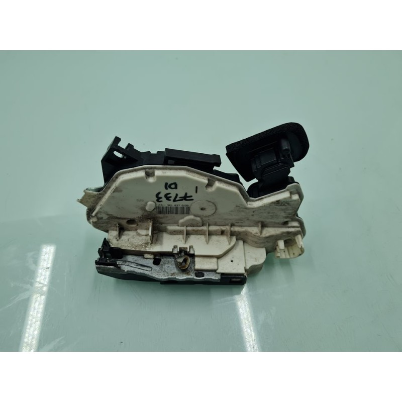 CERRADURA PUERTA DELANTERA IZQUIERDA 5K1837015B 