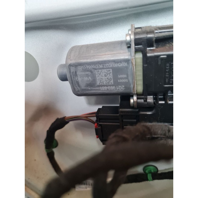 ELEVALUNAS DELANTERO IZQUIERDO 6F0837461E 