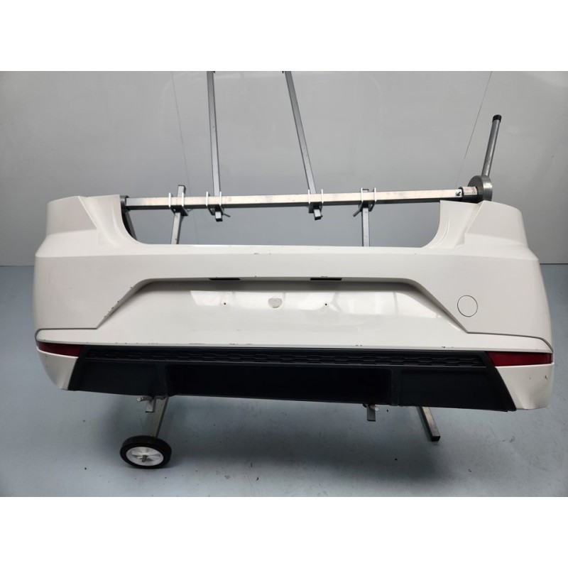 PARAGOLPES TRASERO 6F0807421D 