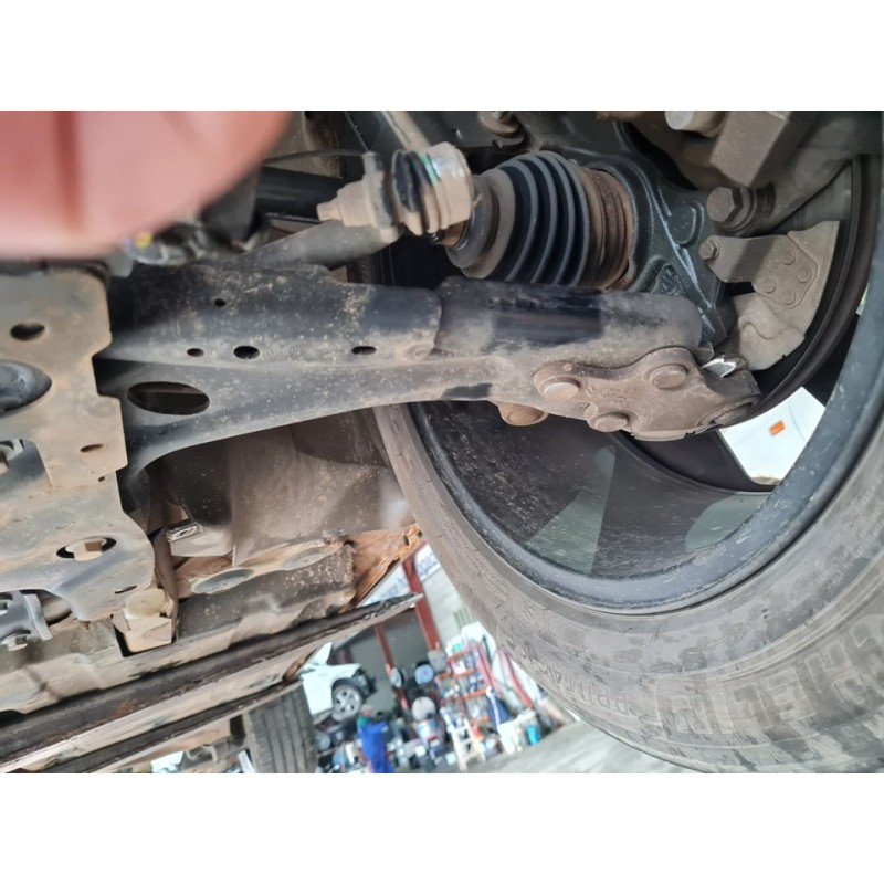 BRAZO SUSPENSION INFERIOR DELANTERO IZQUIERDO 