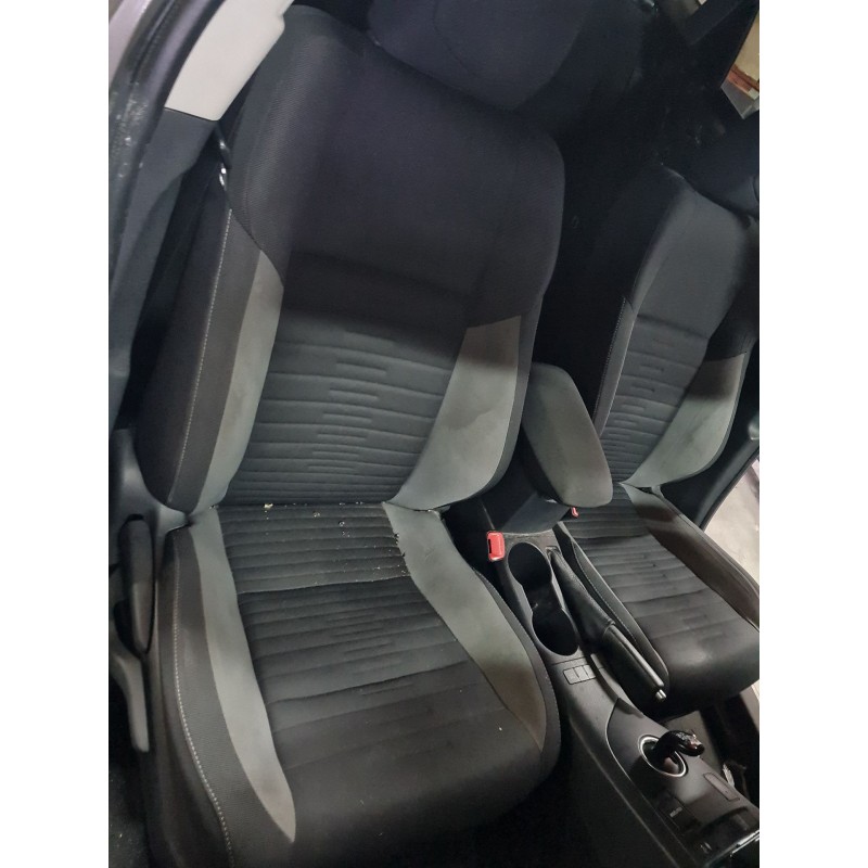 ASIENTO DELANTERO DERECHO 