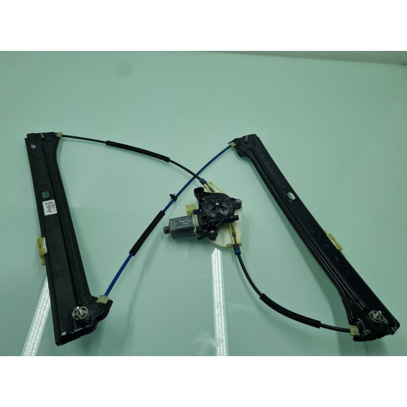 ELEVALUNAS DELANTERO IZQUIERDO 5TA837461A 