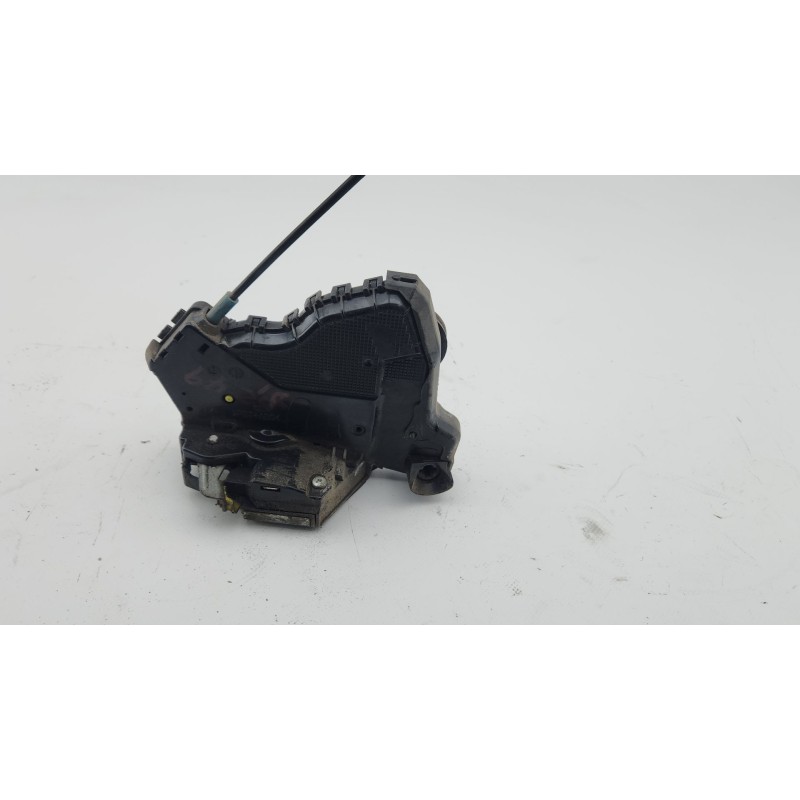 CERRADURA PUERTA DELANTERA IZQUIERDA 6904042241 