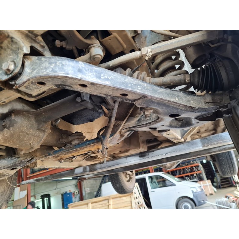 BRAZO SUSPENSION INFERIOR DELANTERO IZQUIERDO 