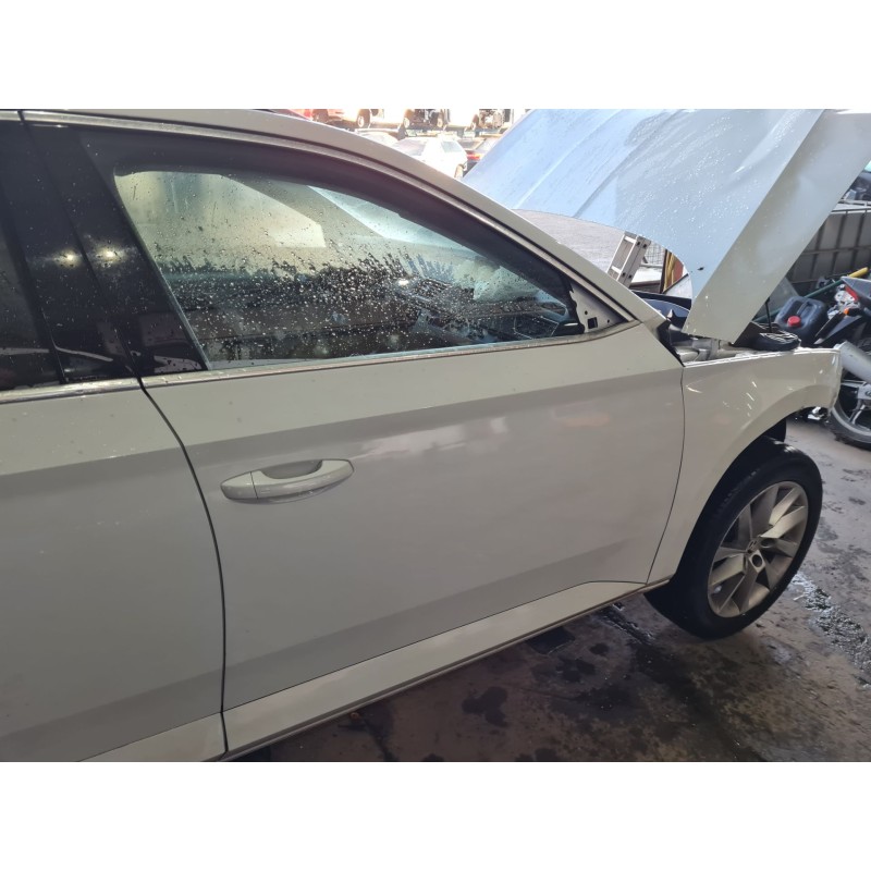 PUERTA DELANTERA DERECHA 3V0831056B 