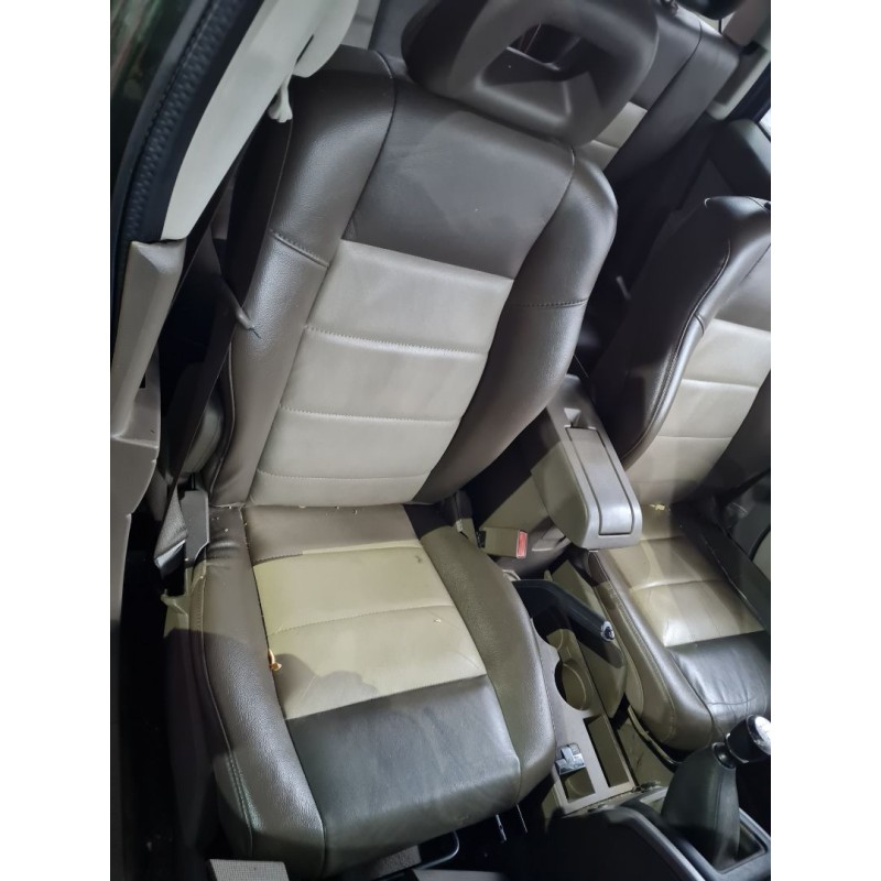 ASIENTO DELANTERO DERECHO 
