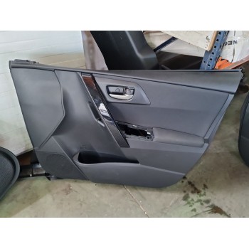GUARNECIDO PUERTA DELANTERA DERECHA 6761002U90C6 