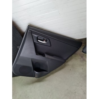 GUARNECIDO PUERTA TRASERA DERECHA 6763002U90C3 