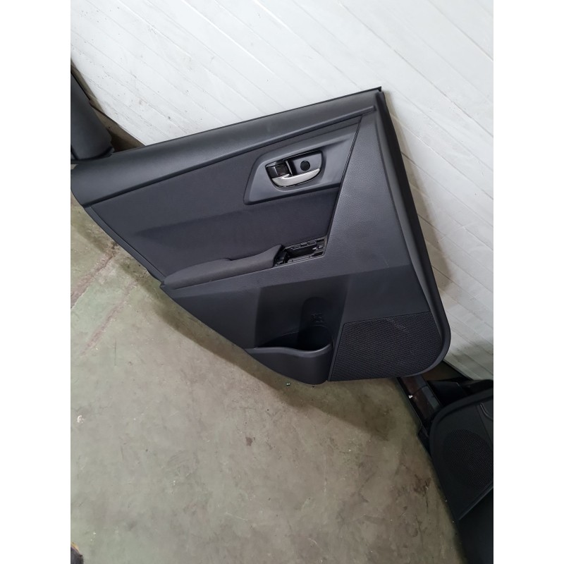 GUARNECIDO PUERTA TRASERA IZQUIERDA 6764002V00C3 