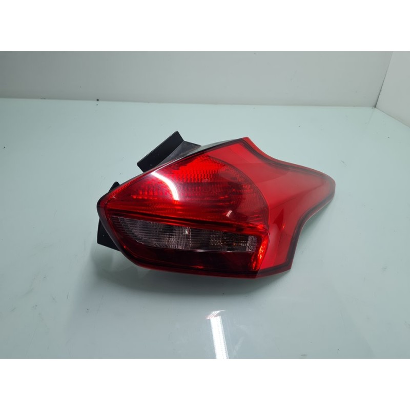 PILOTO TRASERO DERECHO F1EB13404B 