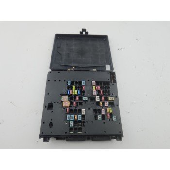 CAJA RELES / FUSIBLES R2XT14D068EAB 