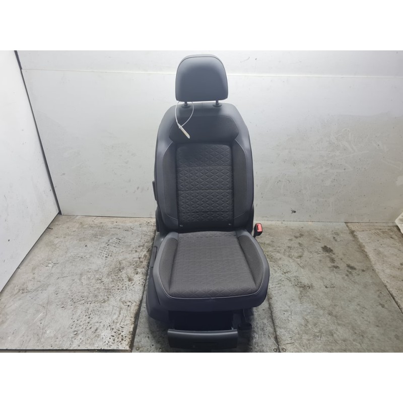ASIENTO DELANTERO DERECHO 