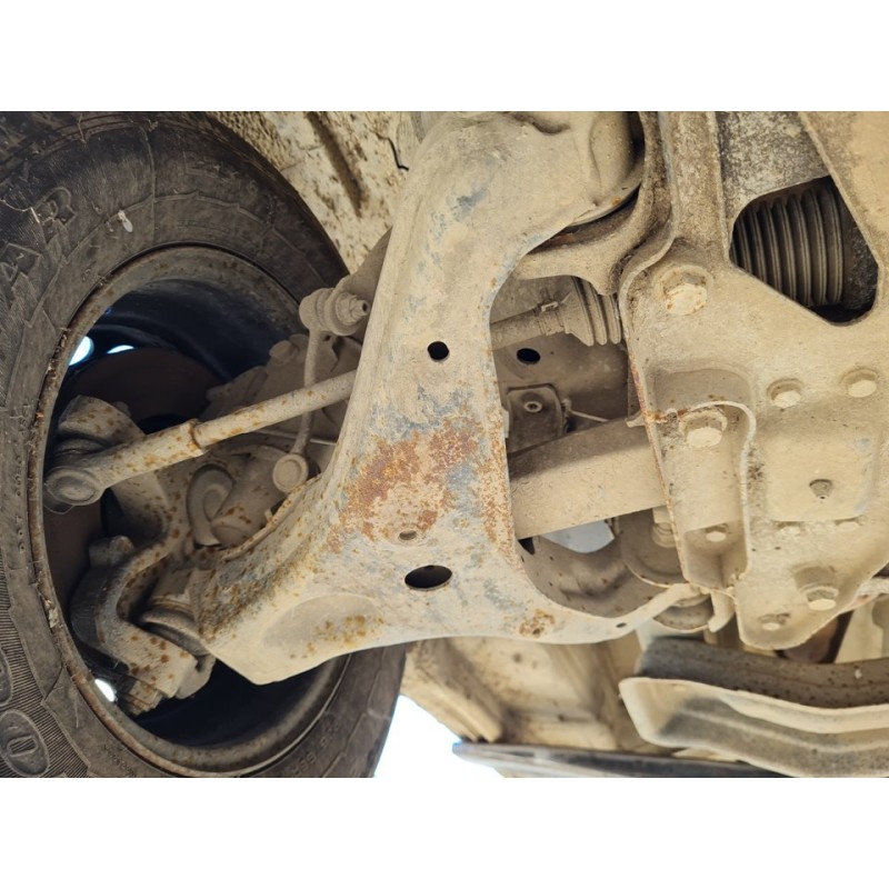 BRAZO SUSPENSION INFERIOR DELANTERO DERECHO 