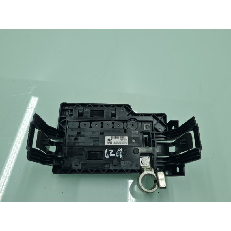 CAJA RELES / FUSIBLES 2Q0937548D 