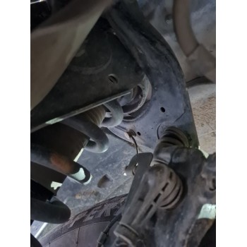 BRAZO SUSPENSION SUPERIOR DELANTERO DERECHO 