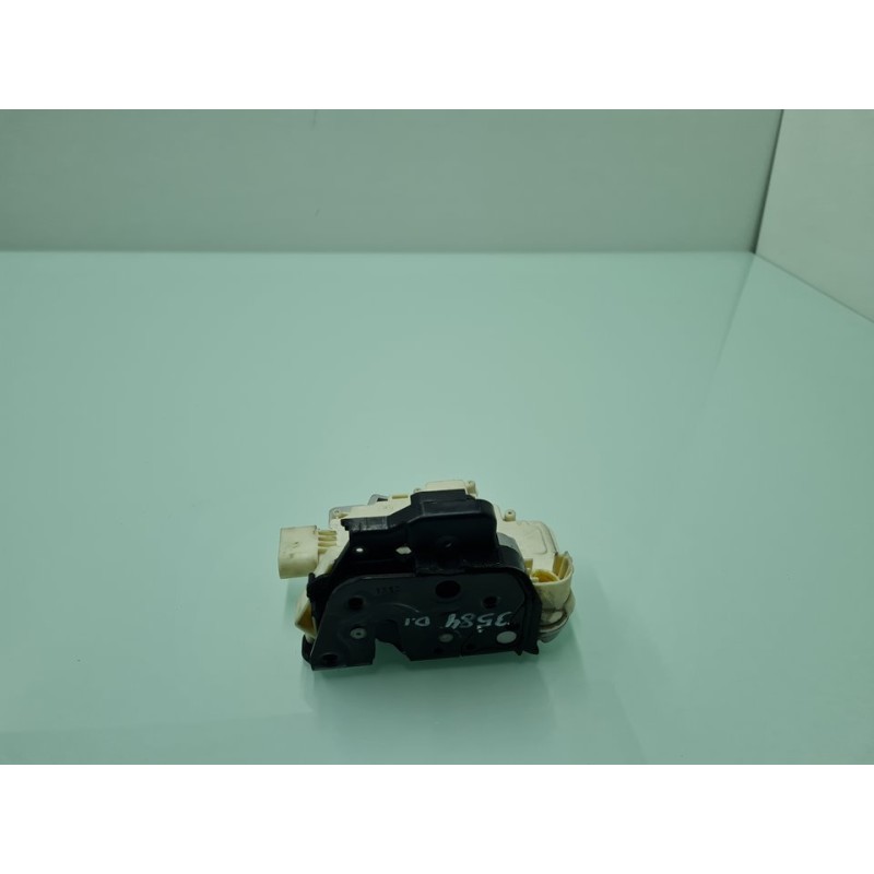 CERRADURA PUERTA DELANTERA IZQUIERDA 8E1837015 