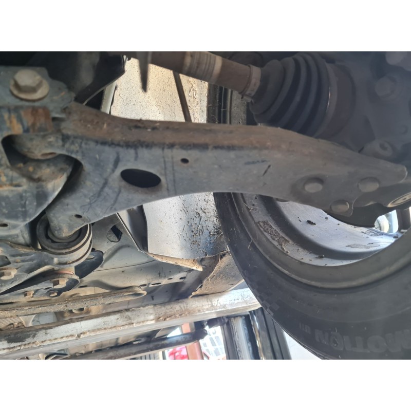 BRAZO SUSPENSION INFERIOR DELANTERO IZQUIERDO 