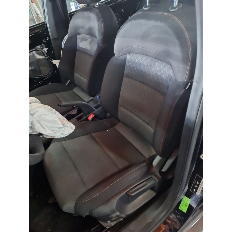 ASIENTO DELANTERO IZQUIERDO 