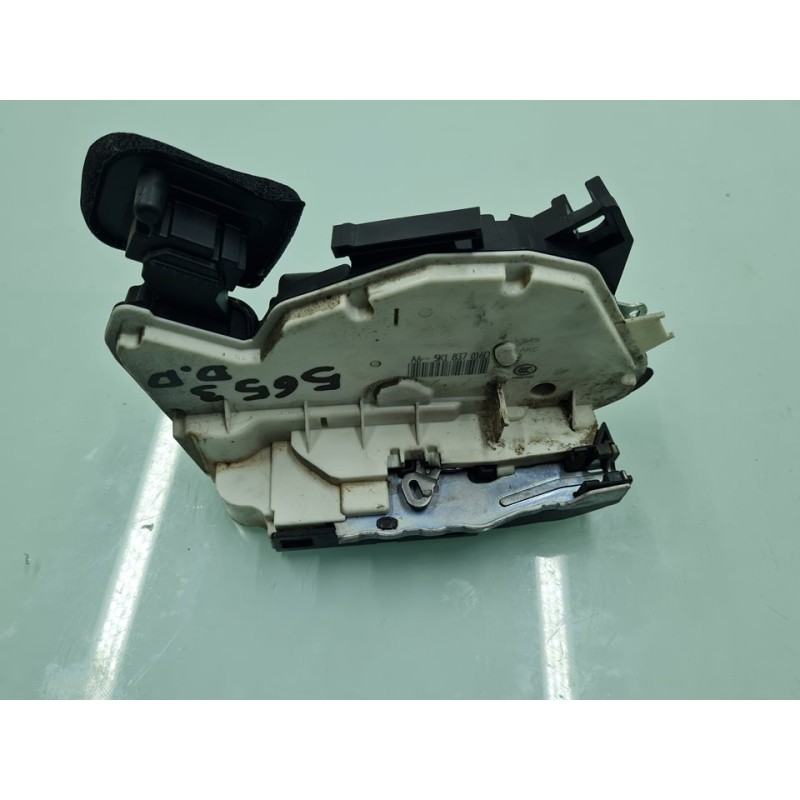 CERRADURA PUERTA DELANTERA DERECHA 5K1837016D 